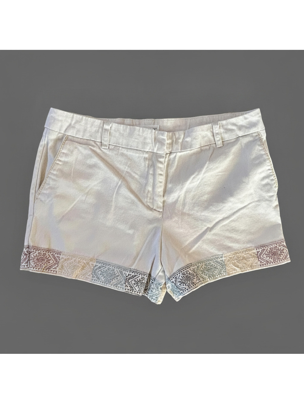 Artisan NY Minimalist Beige Embroidered Hem Stretch Chino Shorts Size 8 Bohochic